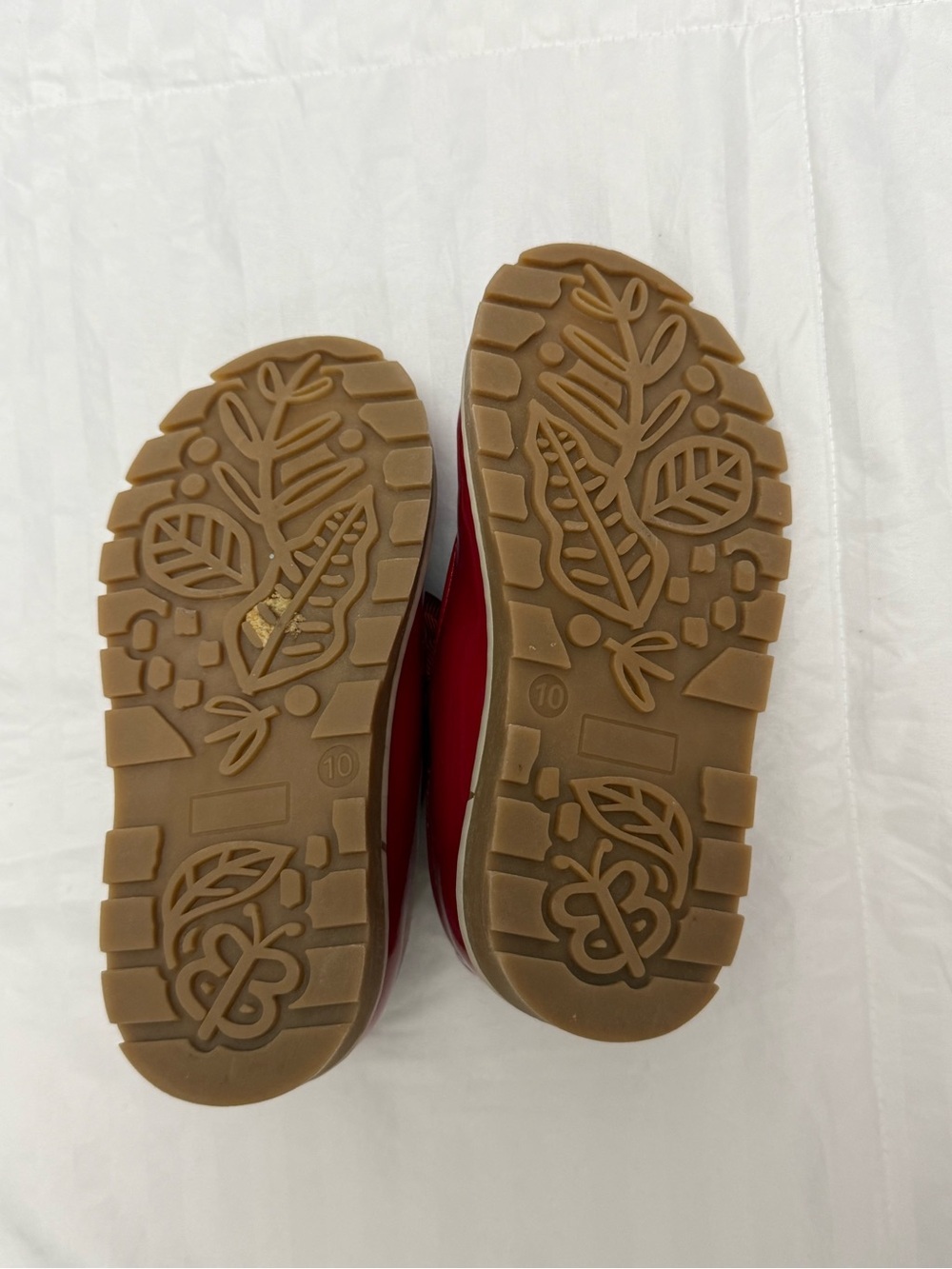 Girls Red Patent Mary Jane Shoes with Decorative Bow - Picture 3 of 6